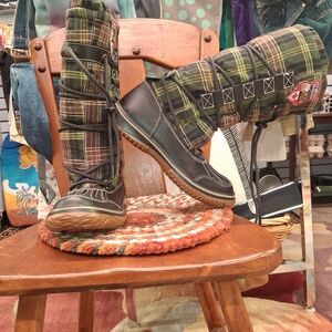 Pajar Plaid Green and Black Boots